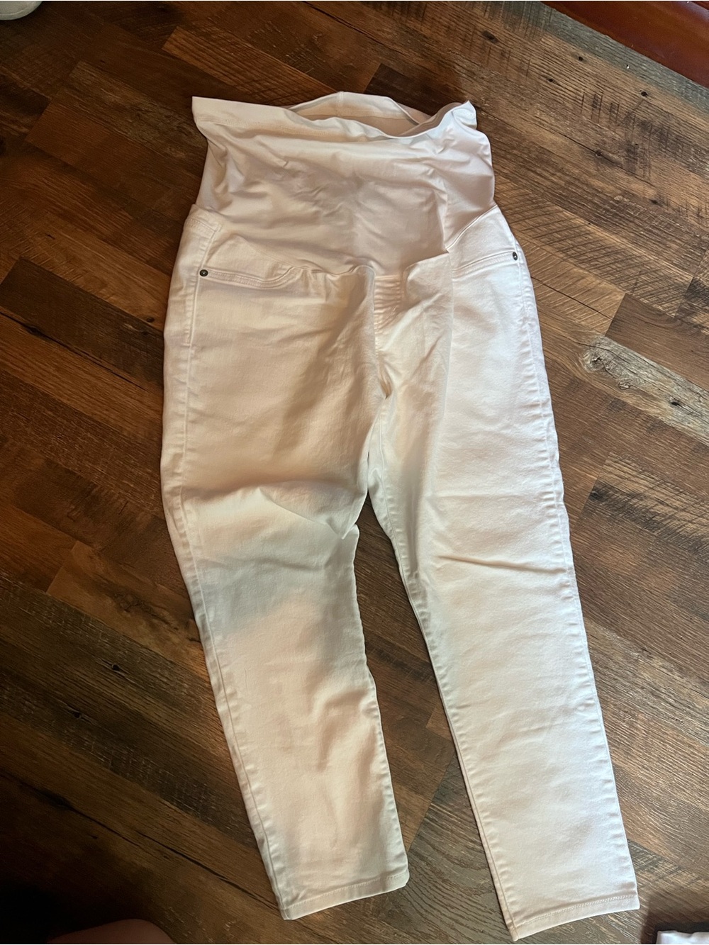 Liz Lange White Skinny Maternity Jeans